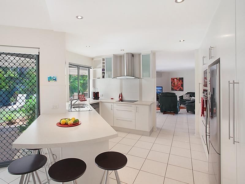 18 Seacove Court, Noosa Waters QLD 4566