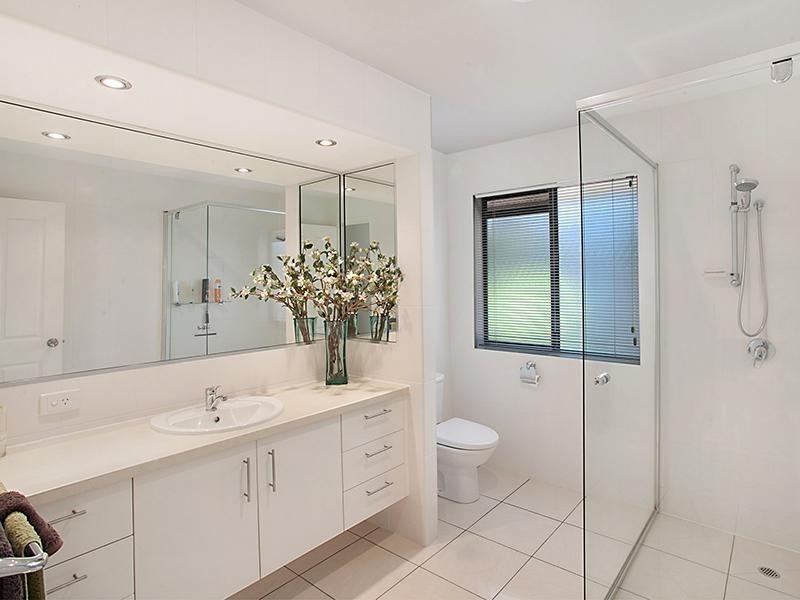 18 Seacove Court, Noosa Waters QLD 4566