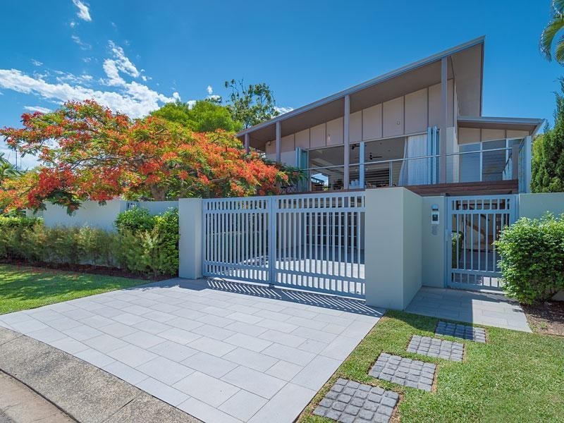8 Cooran Court, Noosa Heads QLD 4567