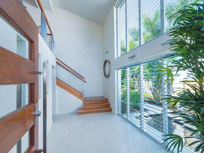 8 Cooran Court, Noosa Heads QLD 4567
