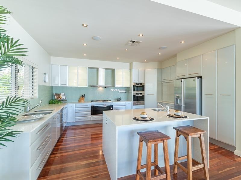 8 Cooran Court, Noosa Heads QLD 4567