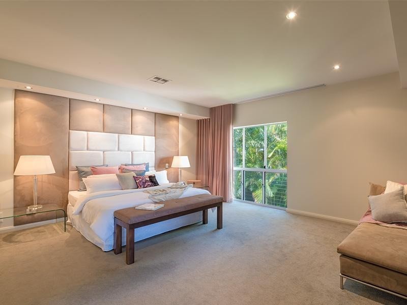 8 Cooran Court, Noosa Heads QLD 4567