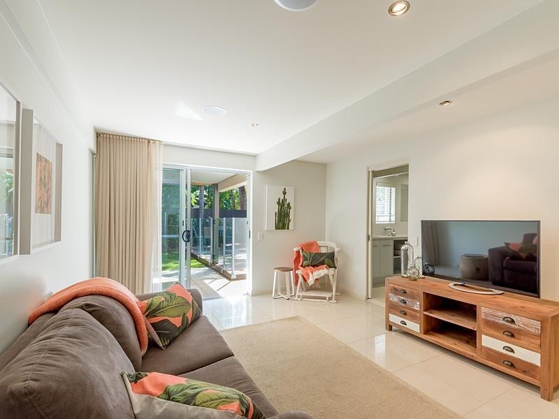 8 Cooran Court, Noosa Heads QLD 4567