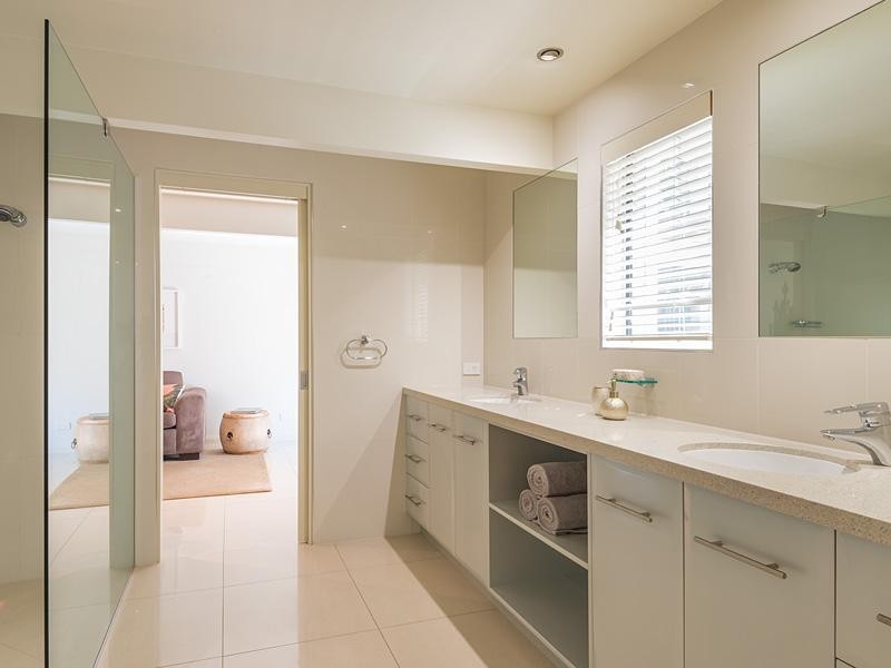 8 Cooran Court, Noosa Heads QLD 4567