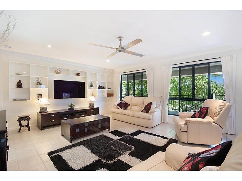 10 Coconut Grove, Castaways Beach QLD 4567
