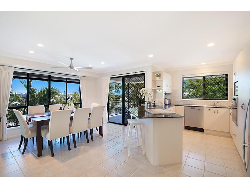 10 Coconut Grove, Castaways Beach QLD 4567