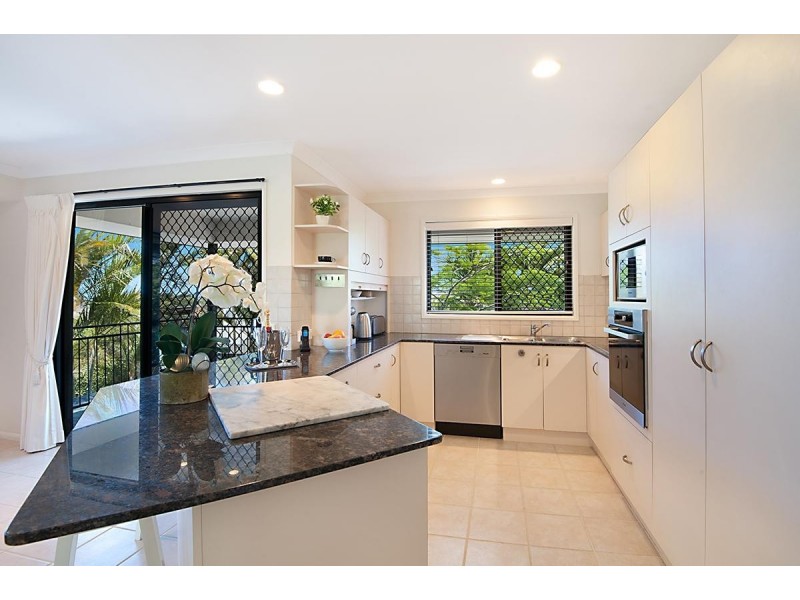 10 Coconut Grove, Castaways Beach QLD 4567