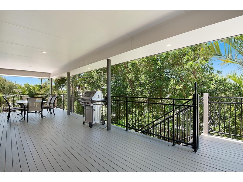 10 Coconut Grove, Castaways Beach QLD 4567