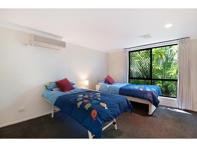 10 Coconut Grove, Castaways Beach QLD 4567