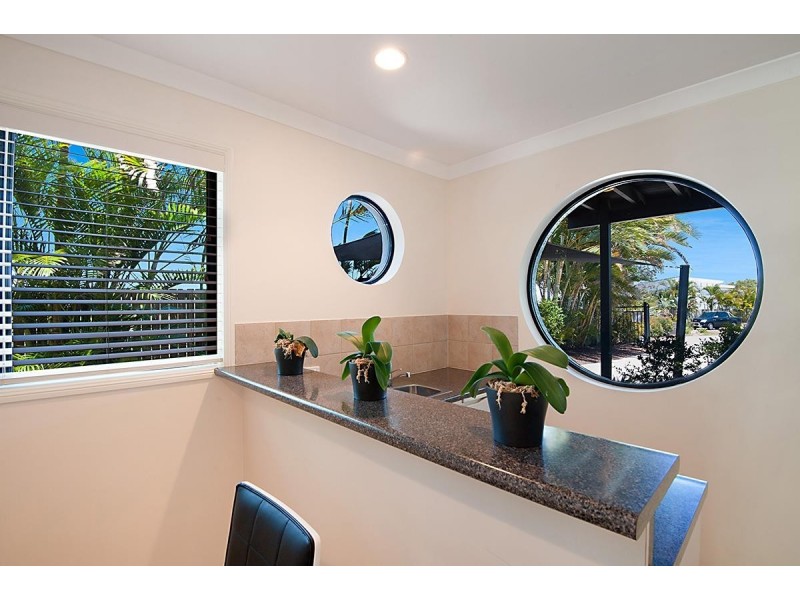 10 Coconut Grove, Castaways Beach QLD 4567