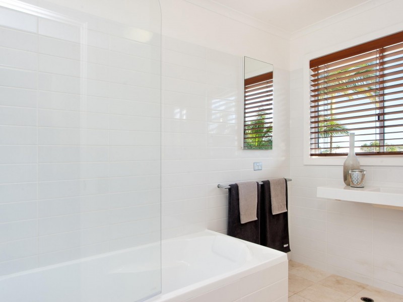 10 Mermaid Quay, Noosa Waters QLD 4566