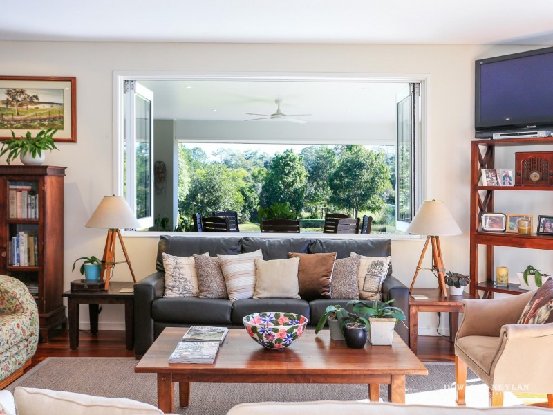 62 Highland Drive, Lake Macdonald QLD 4563