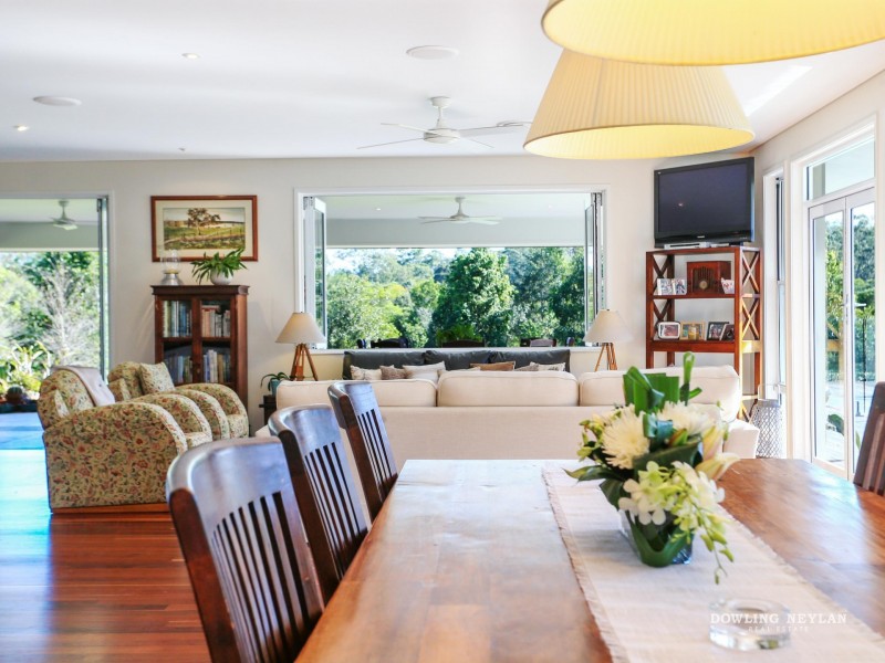 62 Highland Drive, Lake Macdonald QLD 4563