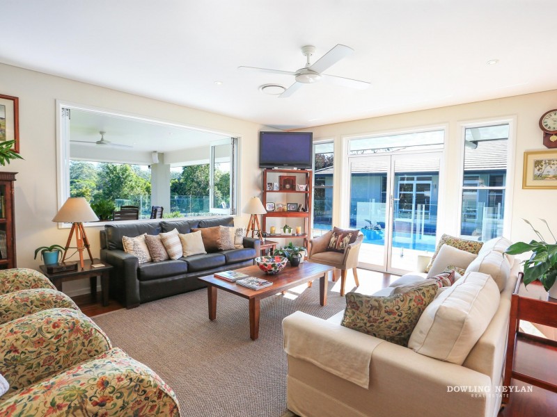 62 Highland Drive, Lake Macdonald QLD 4563