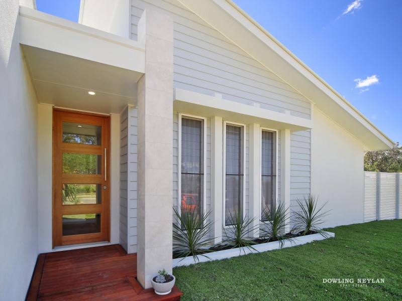 13 Rani Circuit, Noosa Waters QLD 4566