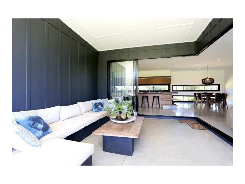 2 Jirrima Crescent, Cooroibah QLD 4565