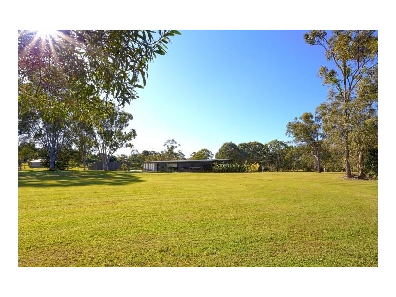 2 Jirrima Crescent, Cooroibah QLD 4565