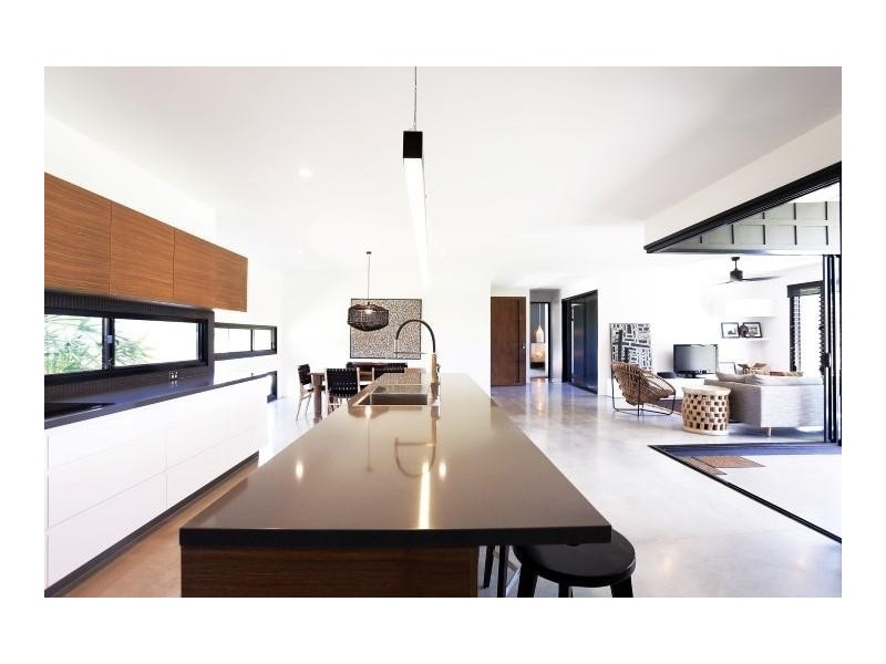 2 Jirrima Crescent, Cooroibah QLD 4565