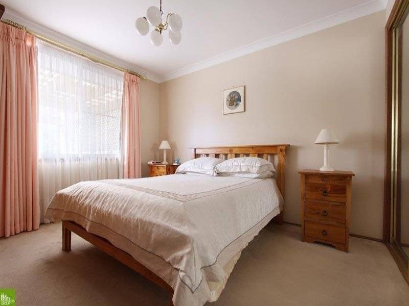 33 Tamarind Dr, Cordeaux Heights NSW 2526