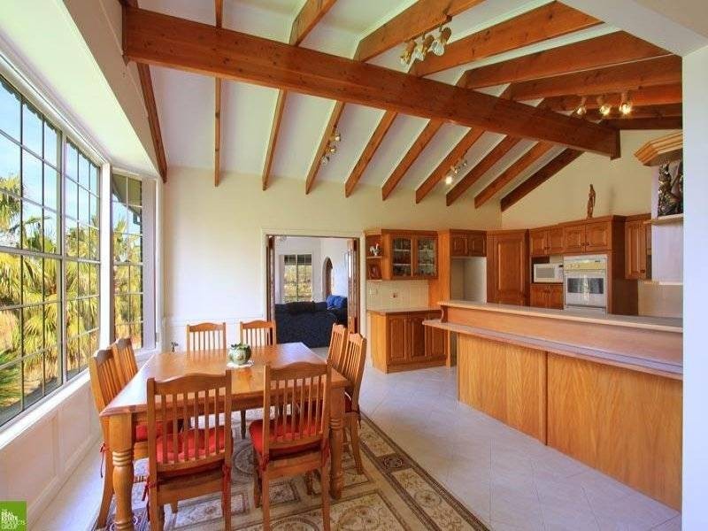 12 Lambertia Pl, Cordeaux Heights NSW 2526