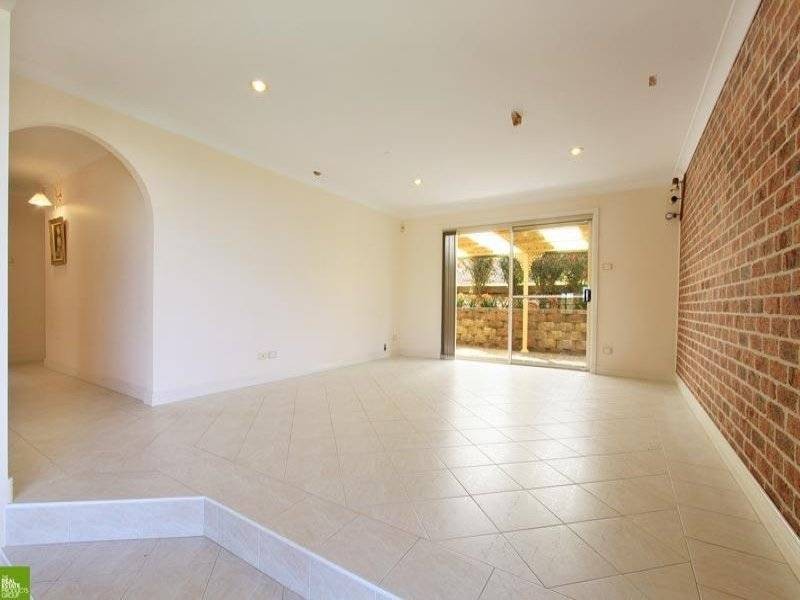 12 Lambertia Pl, Cordeaux Heights NSW 2526