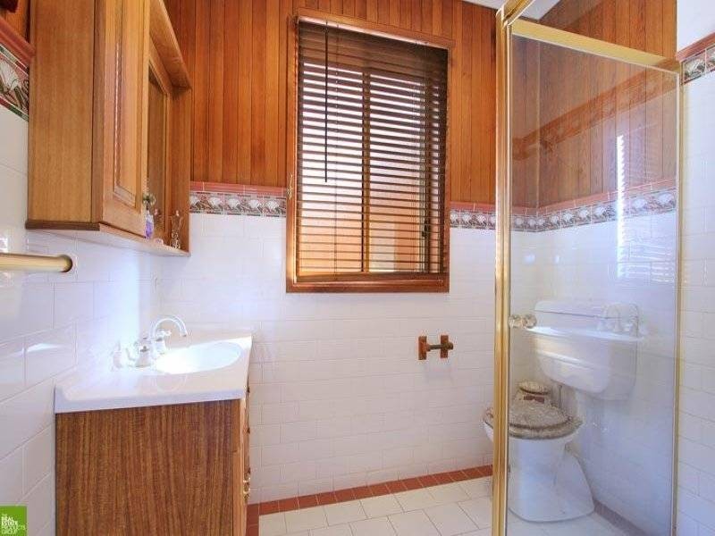 12 Lambertia Pl, Cordeaux Heights NSW 2526