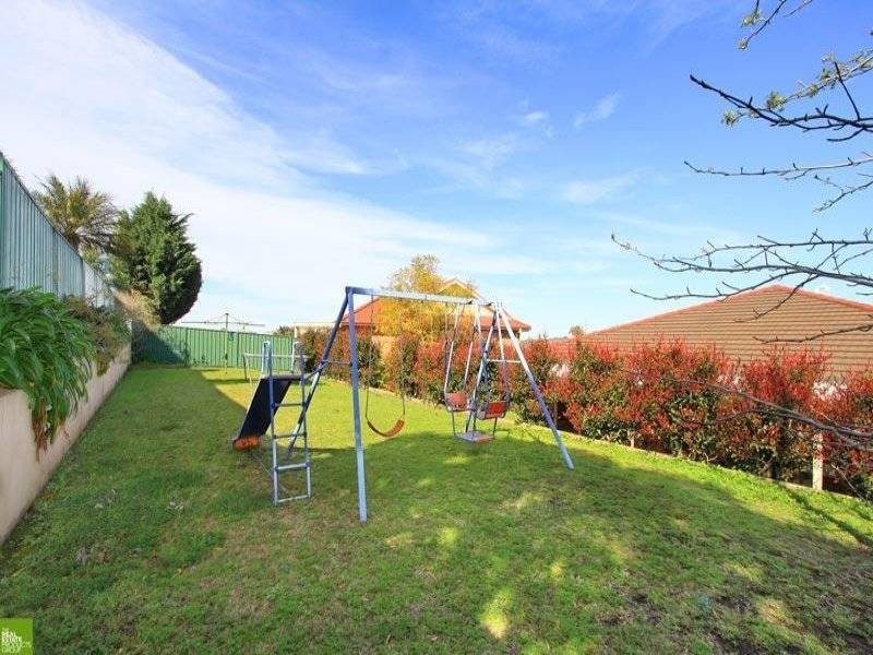 12 Lambertia Pl, Cordeaux Heights NSW 2526