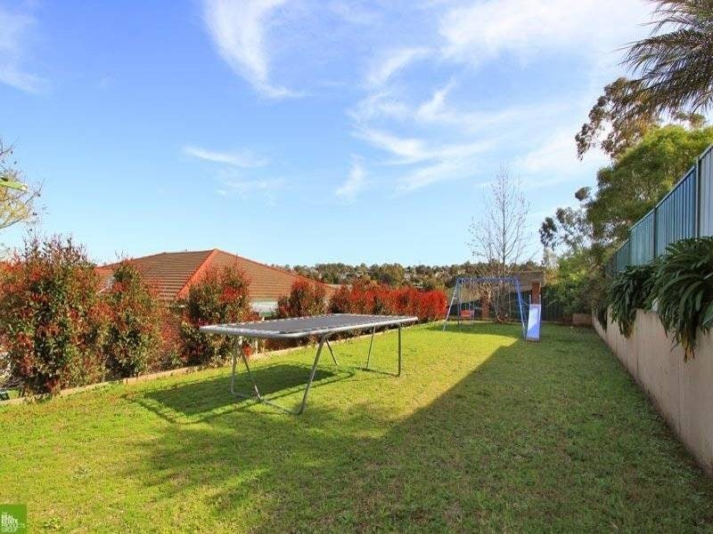 12 Lambertia Pl, Cordeaux Heights NSW 2526