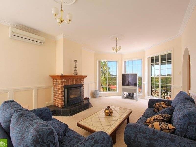 12 Lambertia Pl, Cordeaux Heights NSW 2526