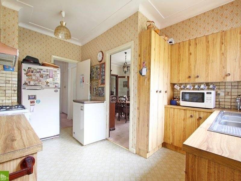 63 Rowland Ave, Wollongong NSW 2500