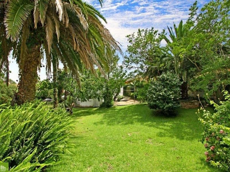 63 Rowland Ave, Wollongong NSW 2500