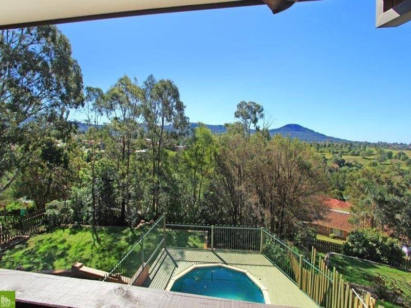 28 Koombala Gr, Cordeaux Heights NSW 2526