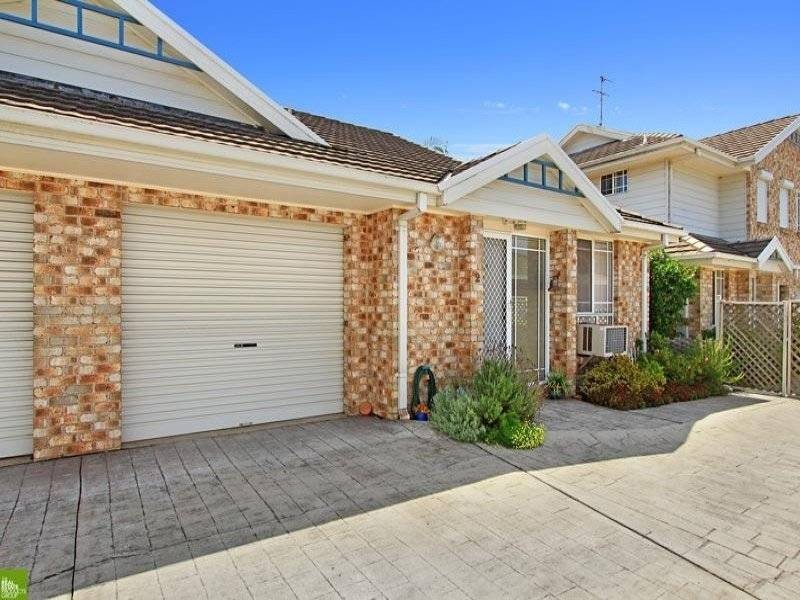 2/14 Northview  Tce, Figtree NSW 2525