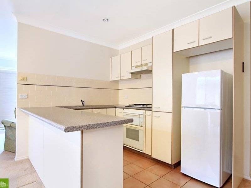2/14 Northview  Tce, Figtree NSW 2525