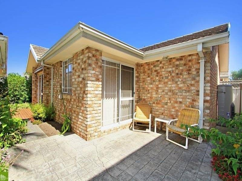 2/14 Northview  Tce, Figtree NSW 2525