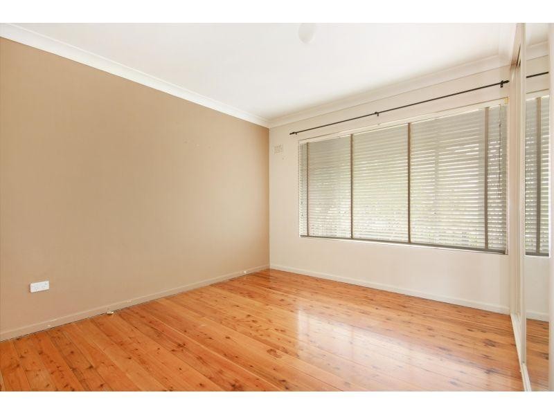 2/1 Cleverdon Crescent, Figtree NSW 2525