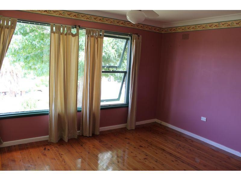 78 Stanley Avenue, Farmborough Heights NSW 2526