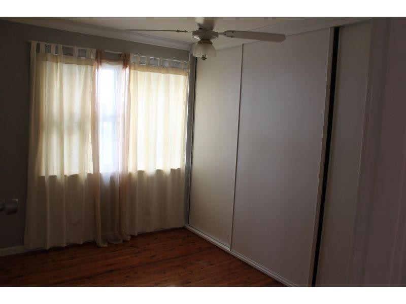 78 Stanley Avenue, Farmborough Heights NSW 2526