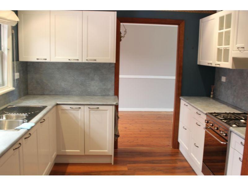 78 Stanley Avenue, Farmborough Heights NSW 2526