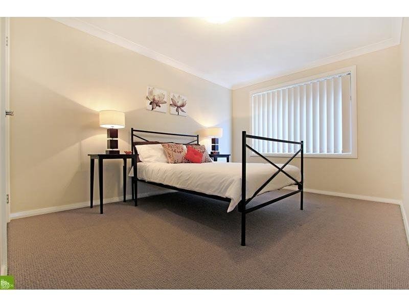 132 Shearwater Drive, Lake Heights NSW 2502