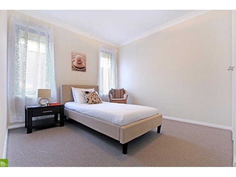 132 Shearwater Drive, Lake Heights NSW 2502