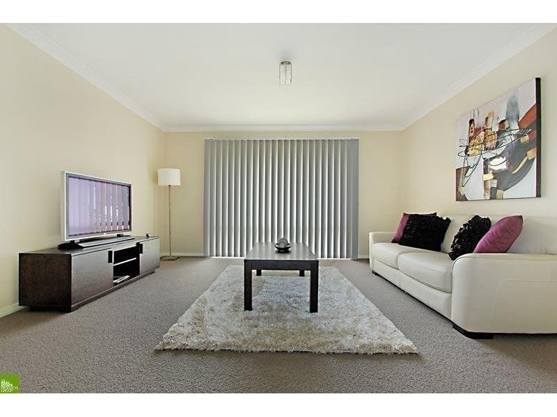 132 Shearwater Drive, Lake Heights NSW 2502