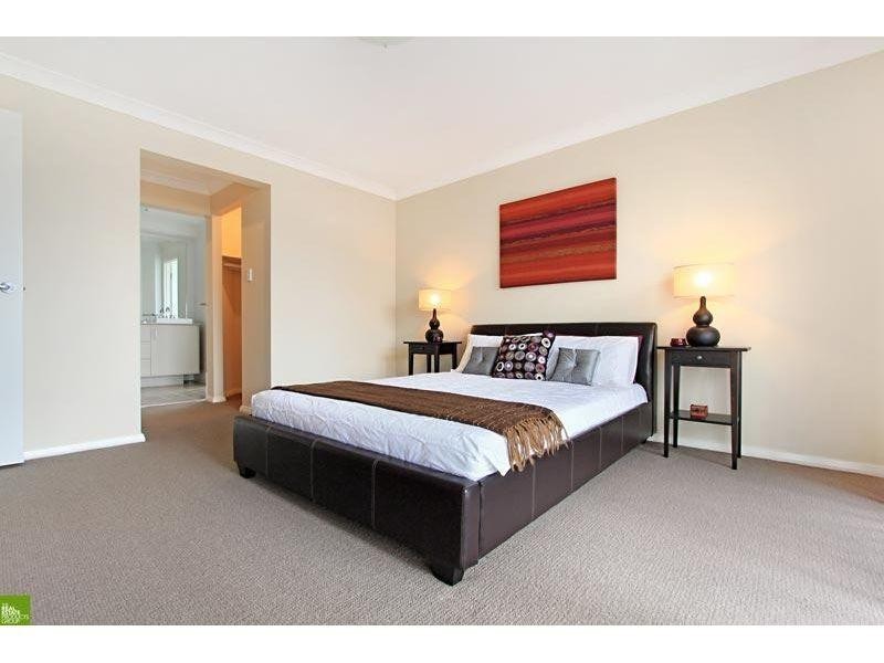132 Shearwater Drive, Lake Heights NSW 2502
