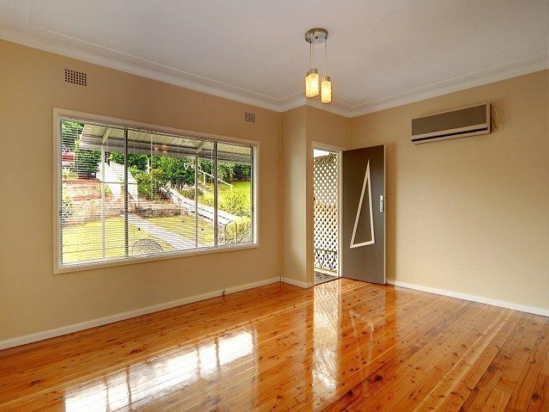 5 St Johns Avenue, Mangerton NSW 2500