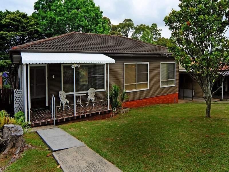 5 St Johns Avenue, Mangerton NSW 2500