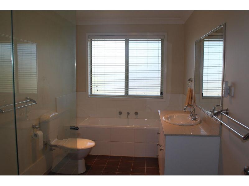 9 George Fuller Drive, Figtree NSW 2525