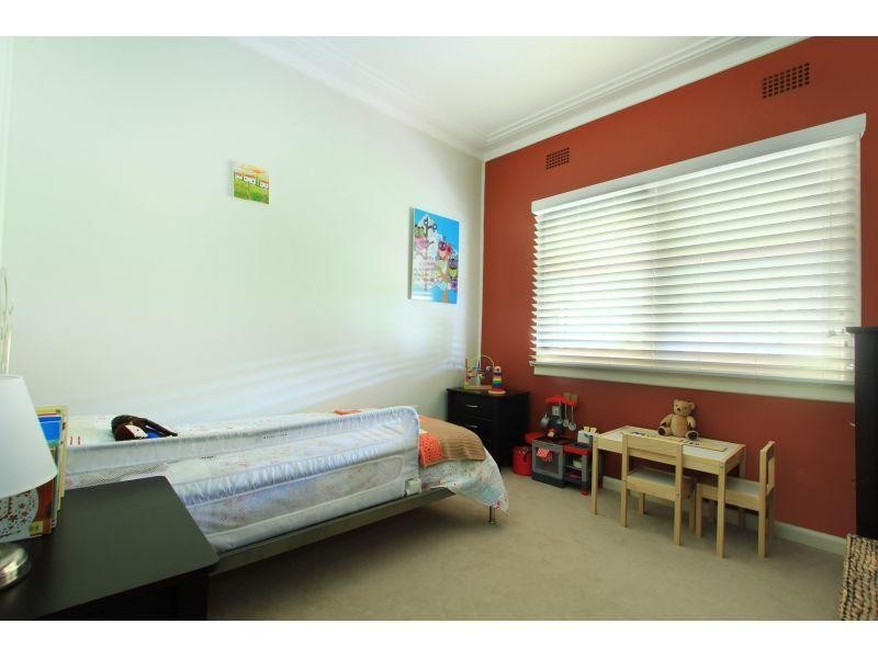 14 Gundarun Street, West Wollongong NSW 2500