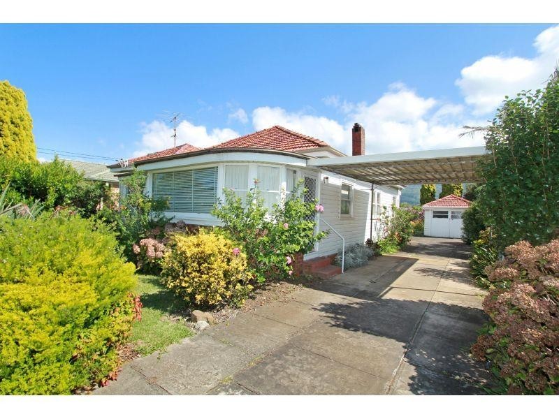 2 Park Road, Bellambi NSW 2518