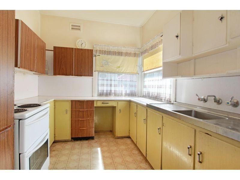 2 Park Road, Bellambi NSW 2518