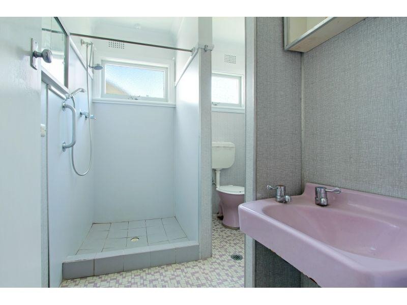 2 Park Road, Bellambi NSW 2518